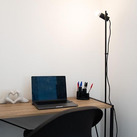 Luxury Studio Apartment In Sutton, London Sutton  Buitenkant foto