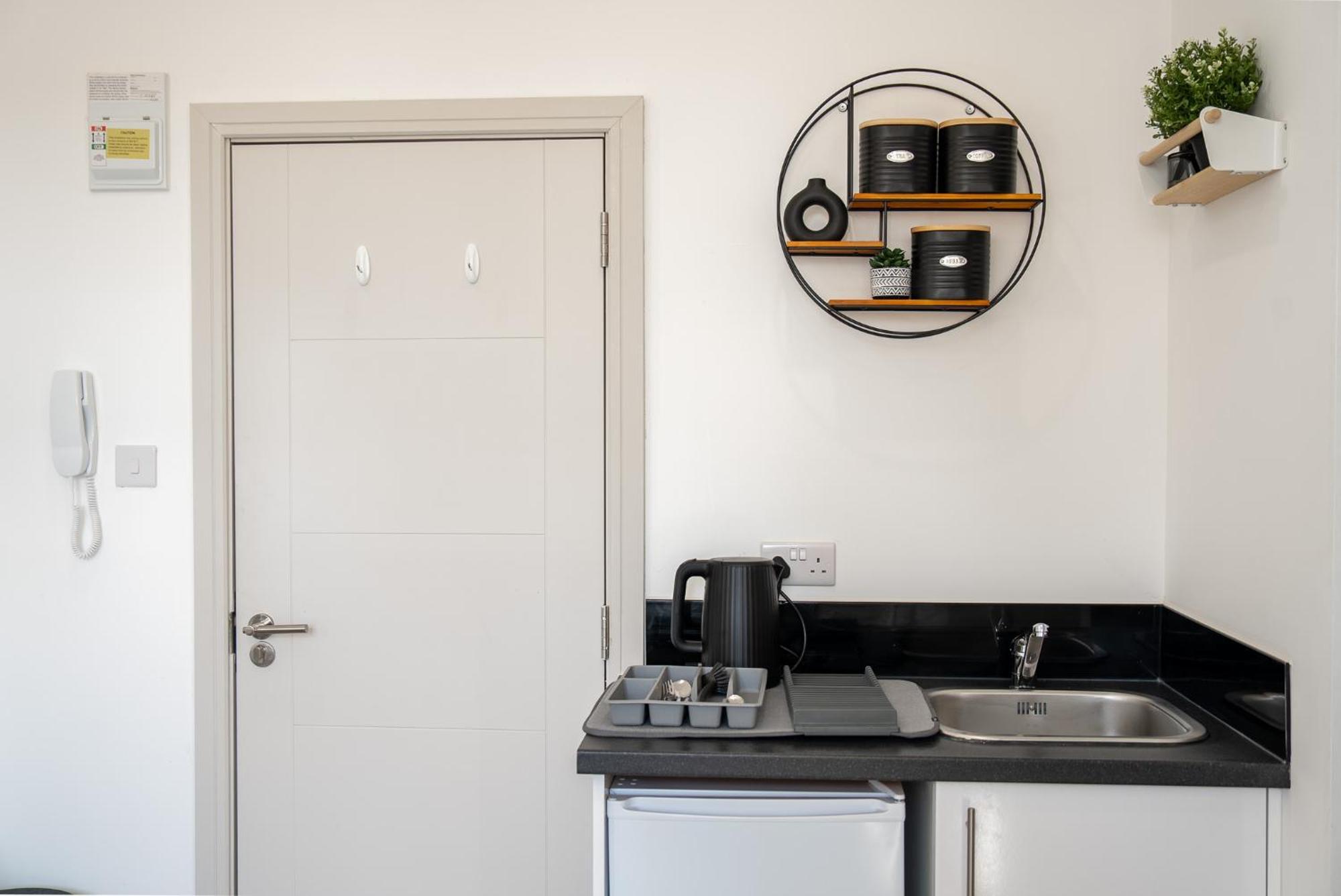 Luxury Studio Apartment In Sutton, London Sutton  Buitenkant foto